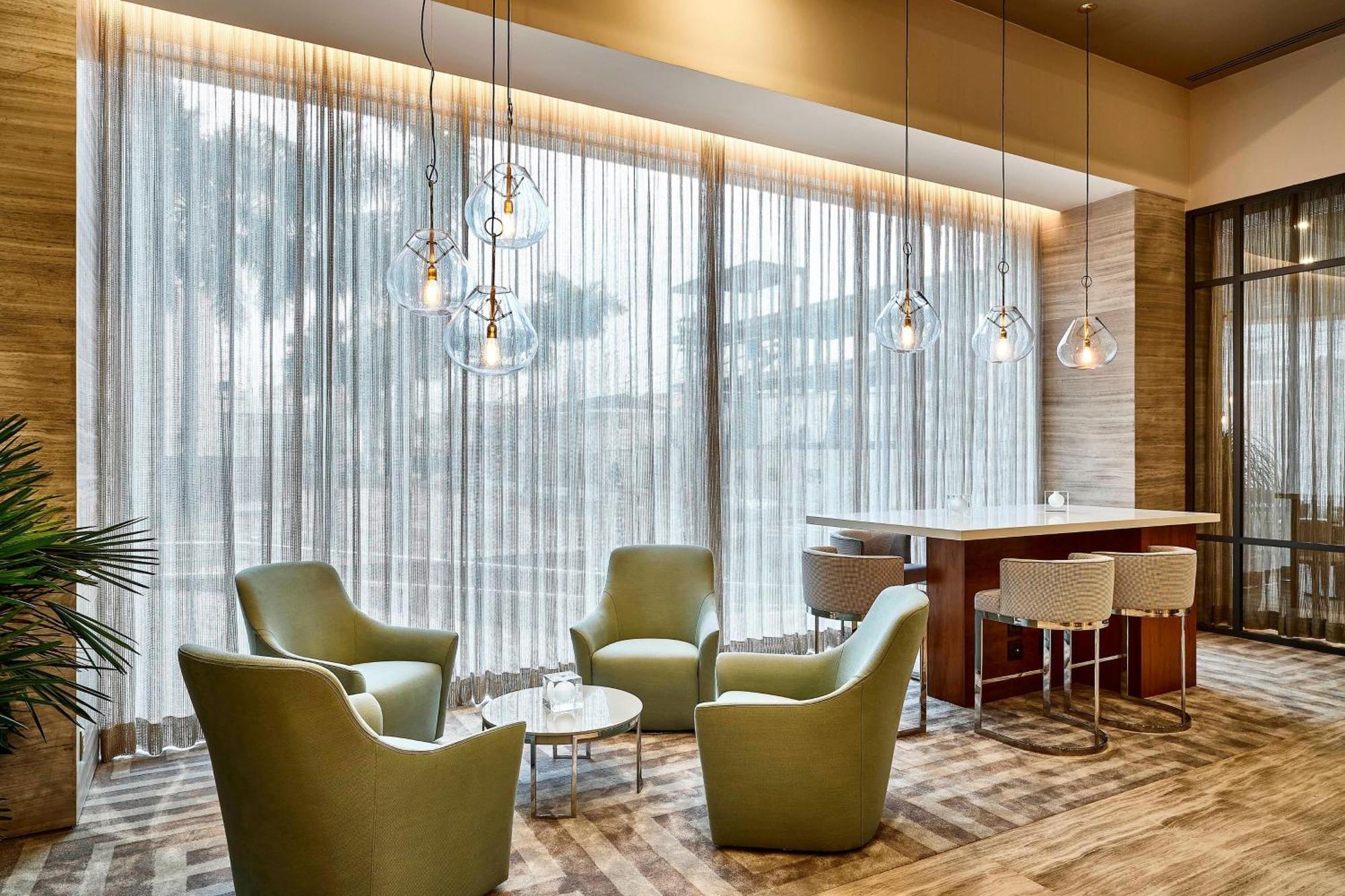 Sheraton Santos Hotel Luaran gambar The lounge at the airport