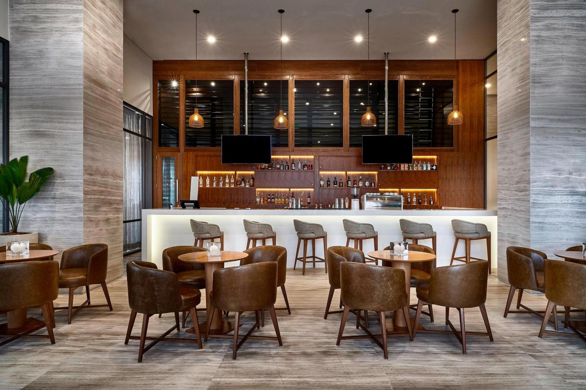 Sheraton Santos Hotel Luaran gambar The Bar at the Westin Maldives