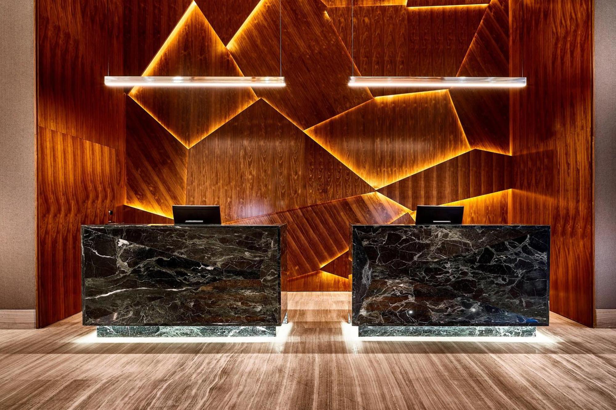 Sheraton Santos Hotel Luaran gambar The reception desk at the hotel